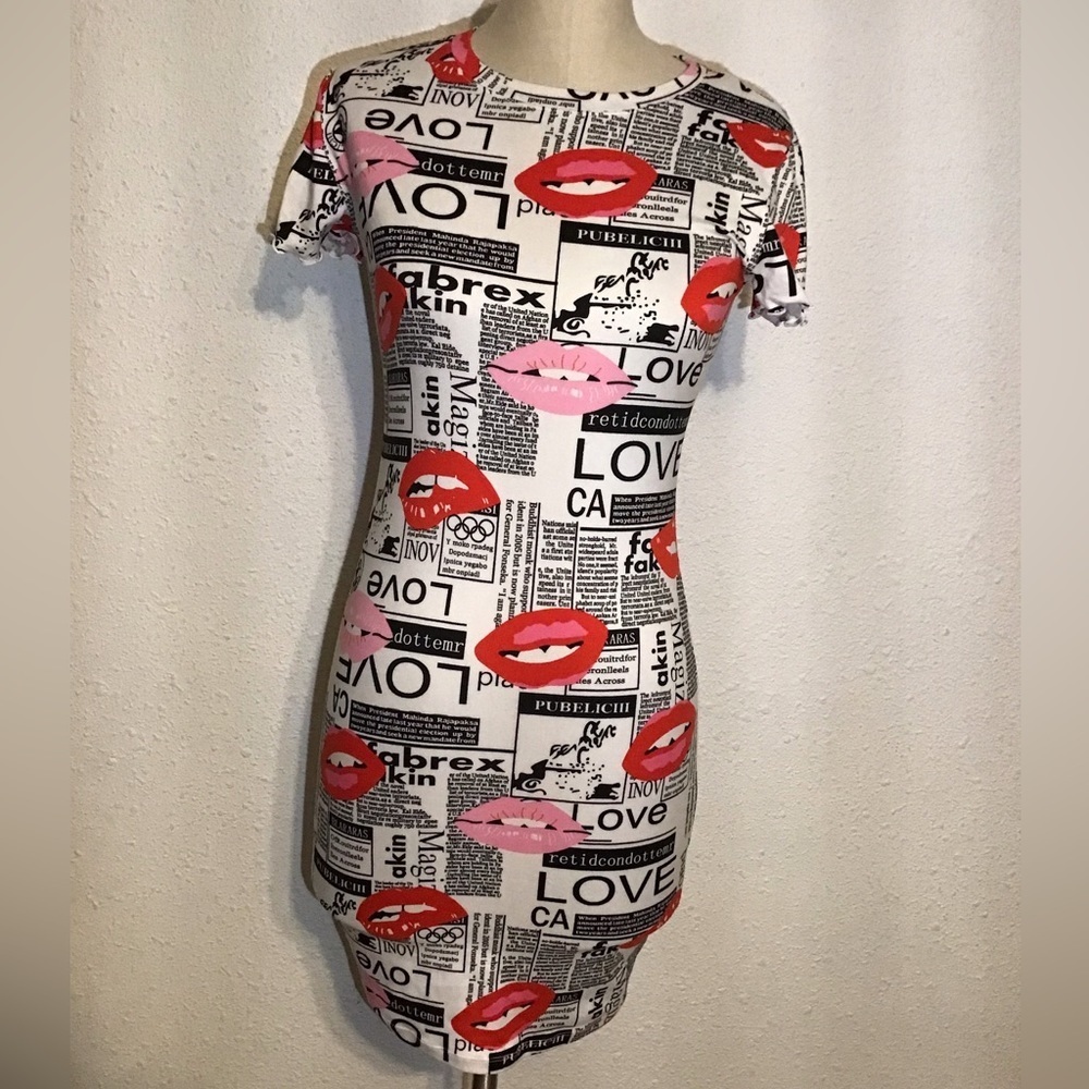 Love Me, Kiss Me Lip / Newspaper Design Dresses 💋🖤🫦